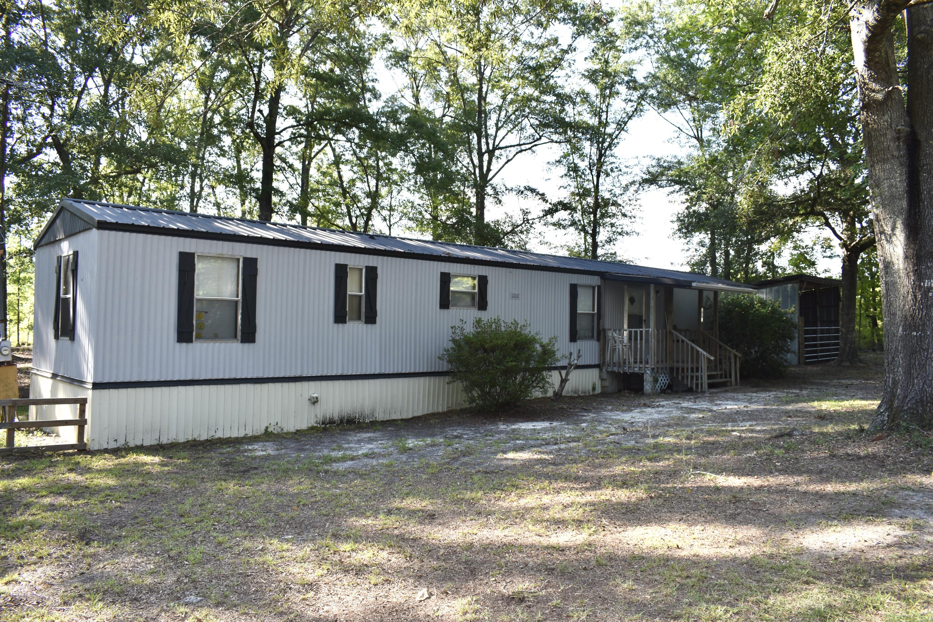 1701 Rogers Road Summerton, SC 29148 - Photo 3 of 27 DSC_0019