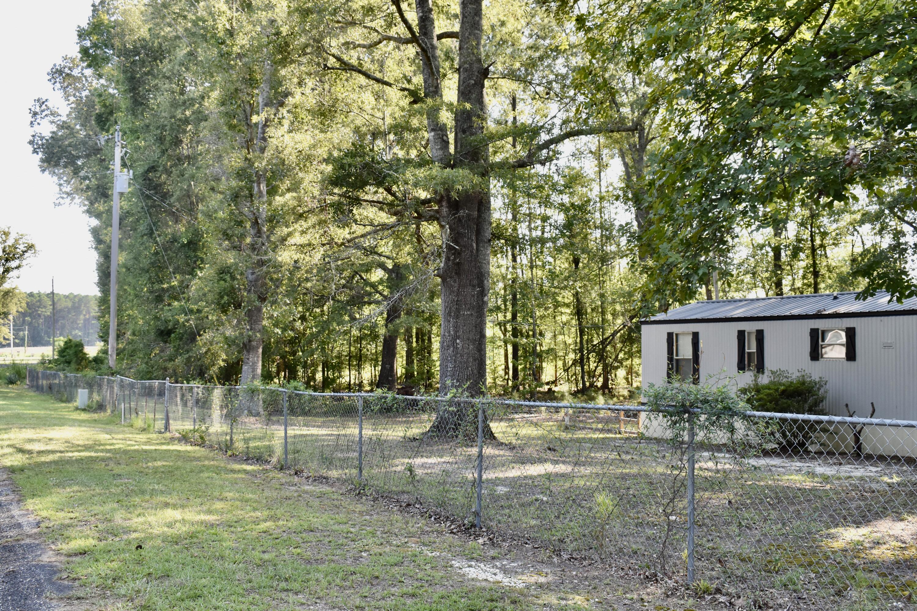 1701 Rogers Road Summerton, SC 29148 - Photo 5 of 27 DSC_0045