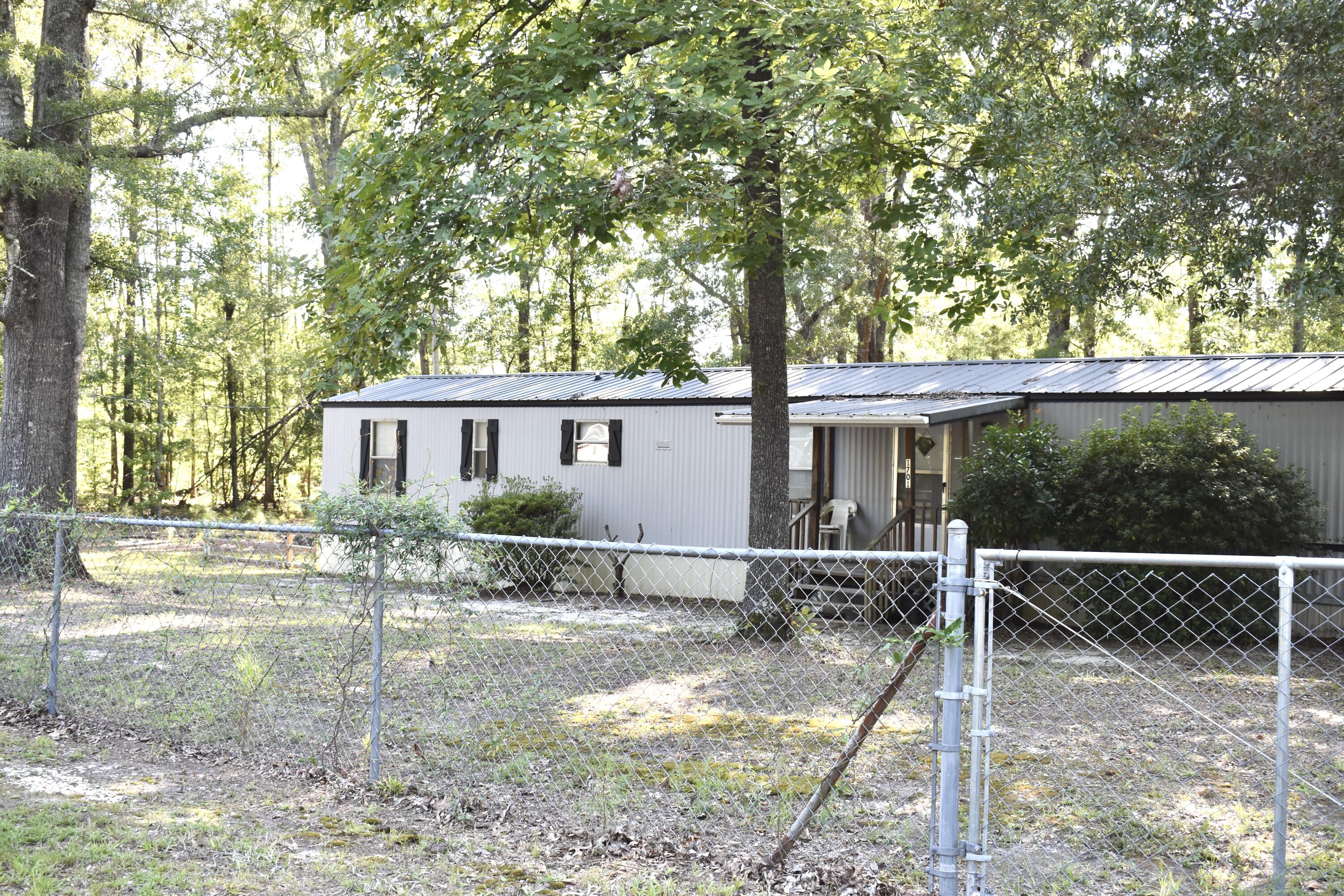 1701 Rogers Road Summerton, SC 29148 - Photo 6 of 27 DSC_0046