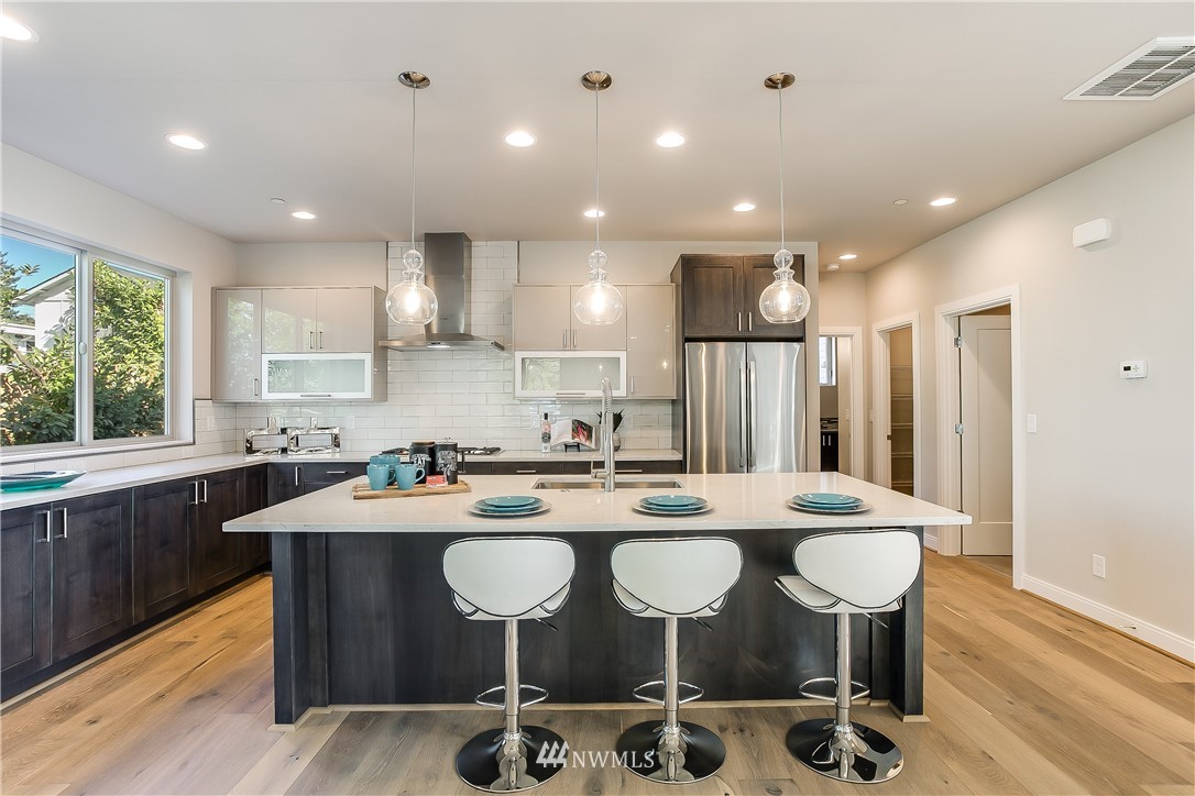 1820 Northeast 13th Street Renton, WA 98056 - Photo 5 of 25