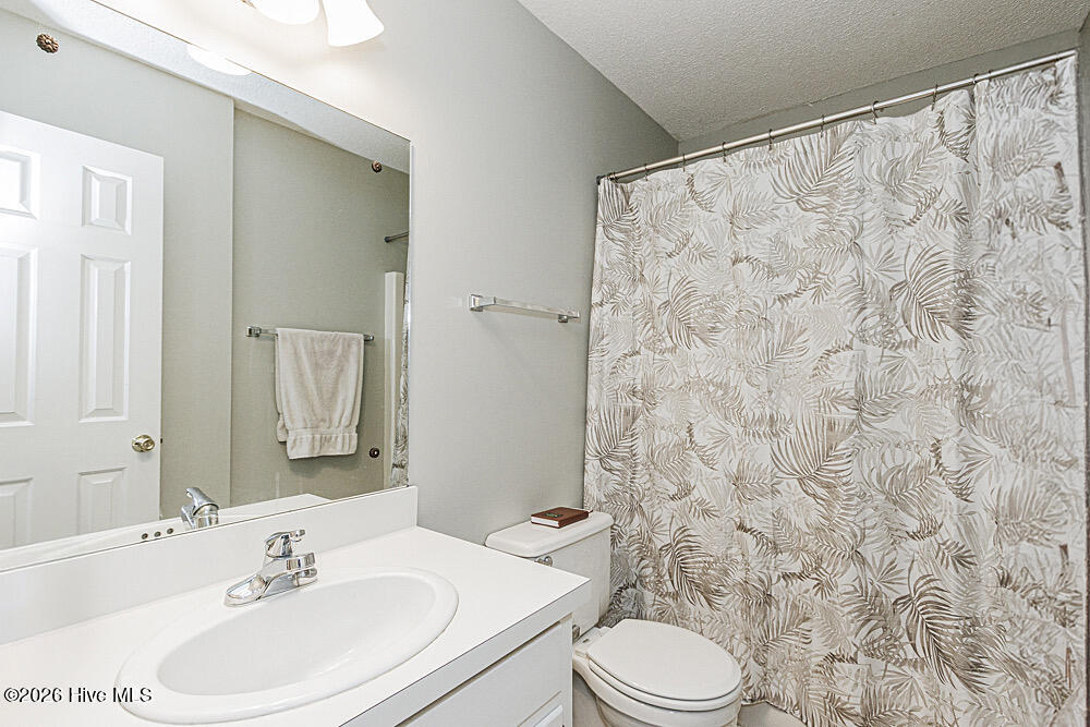 3003 Fieldstream Drive North Wilson, NC 27896 - Photo 20 of 39 Hallway Bath