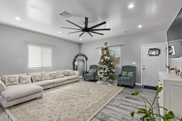 $2,250 | 4229 North 32nd Avenue, Phoenix, AZ 85017