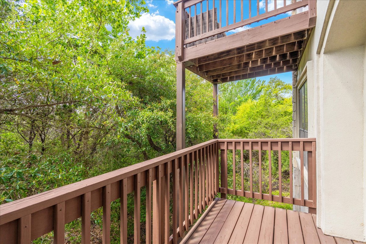 7701 Rialto Boulevard, Unit 91 Austin, TX 78735 - Photo 29 of 39 a view of balcony with a pot