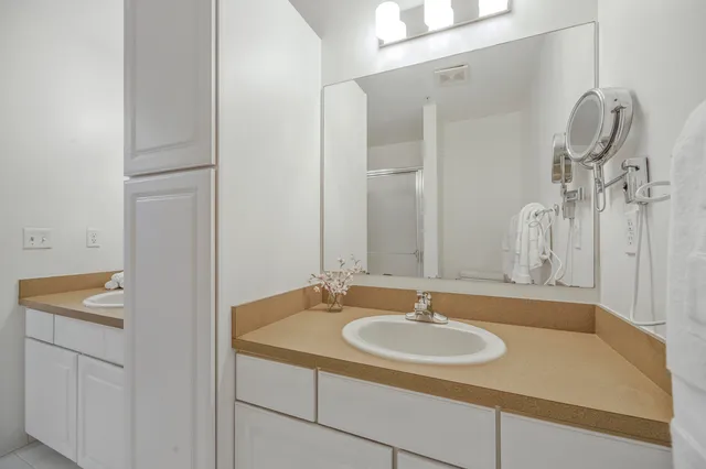 $299,900 | 4101 Cameron Circle, Walled Lake, MI 48390