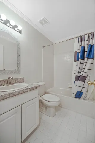 $299,900 | 4101 Cameron Circle, Walled Lake, MI 48390