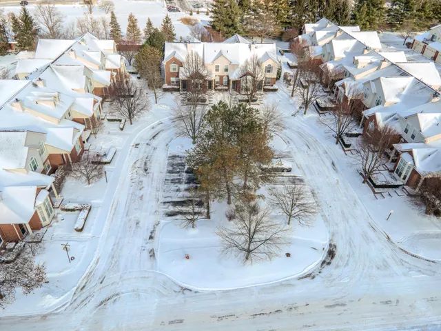 $299,900 | 4101 Cameron Circle, Walled Lake, MI 48390