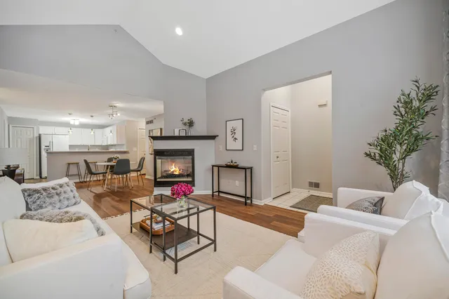 $299,900 | 4101 Cameron Circle, Walled Lake, MI 48390