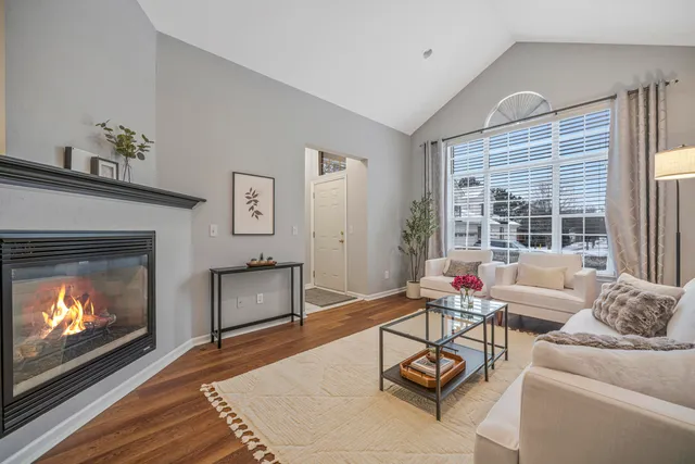 $299,900 | 4101 Cameron Circle, Walled Lake, MI 48390