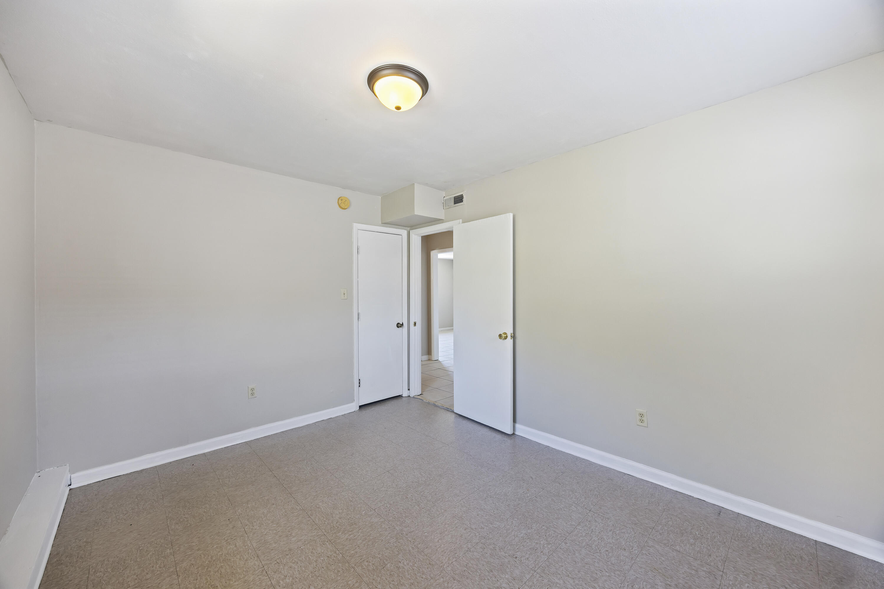 129 Congress Street, Unit B Charleston, SC 29403 - Photo 11 of 13 243A9988