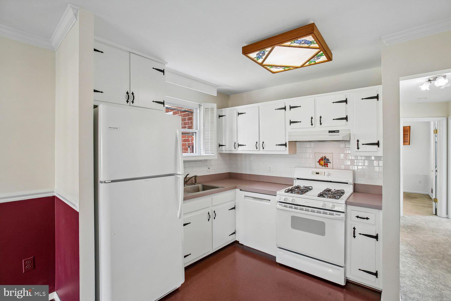 6809 Ontario Street Springfield, VA 22152 - Photo 29 of 70 Kitchen