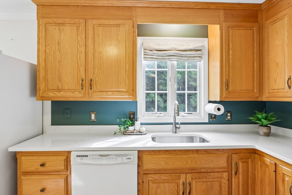 36 Fox Run Road, Unit 36 Blackstone, MA 01504 - Photo 8 of 34