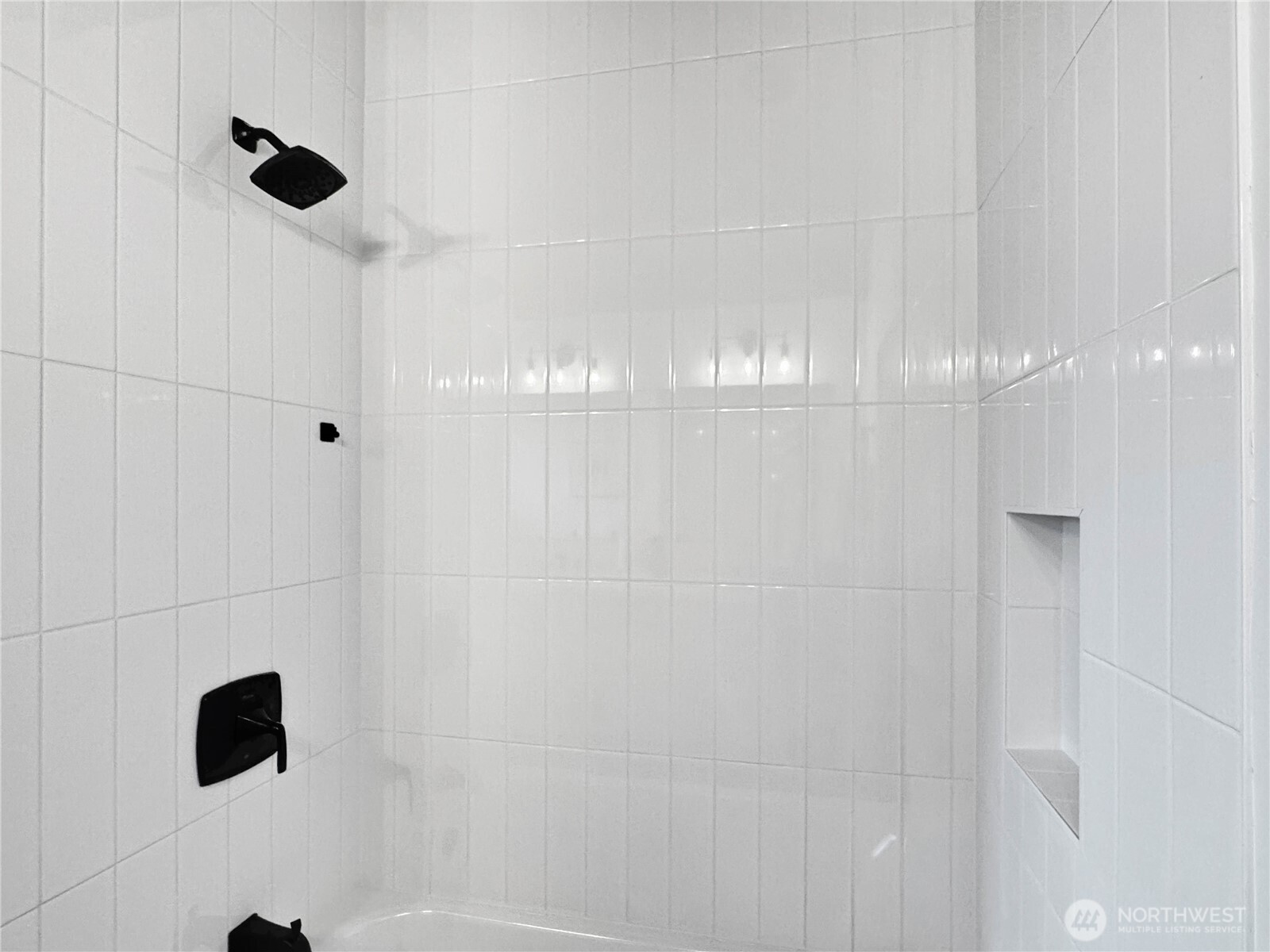 324 Valley Avenue Sumner, WA 98390 - Photo 27 of 34 a bathroom with a shower