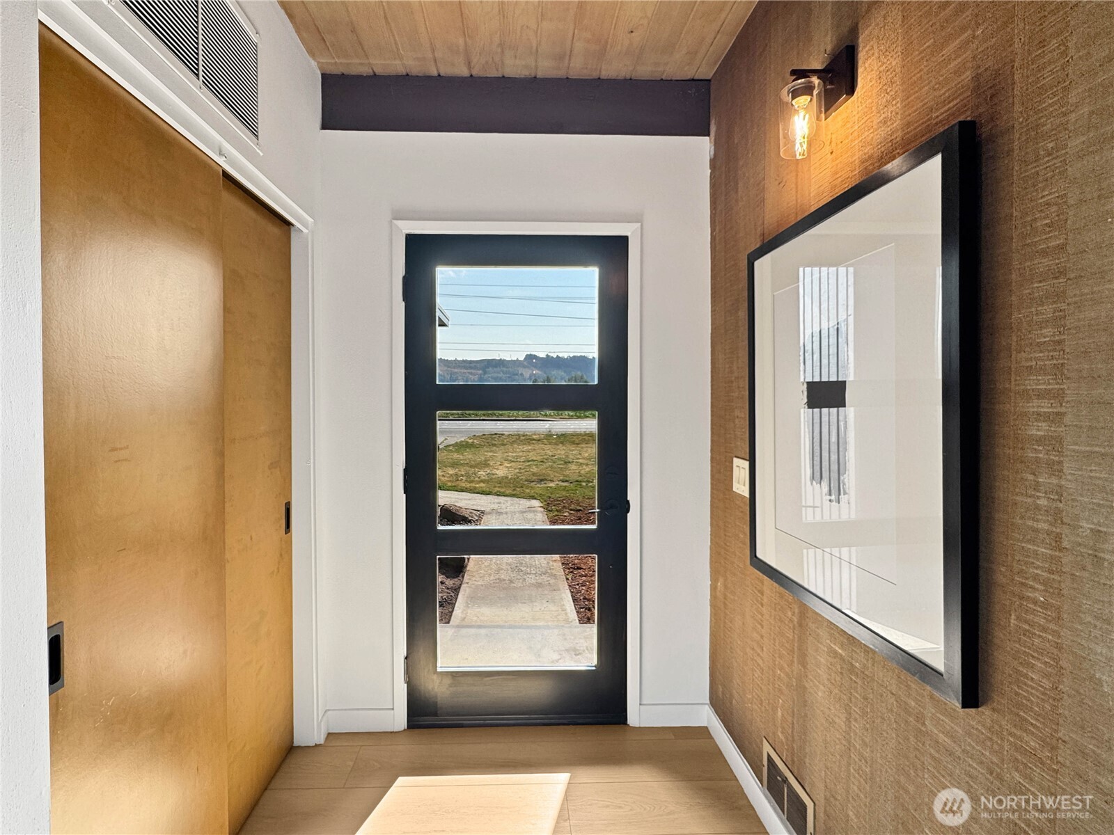 324 Valley Avenue Sumner, WA 98390 - Photo 3 of 34 a view of front door