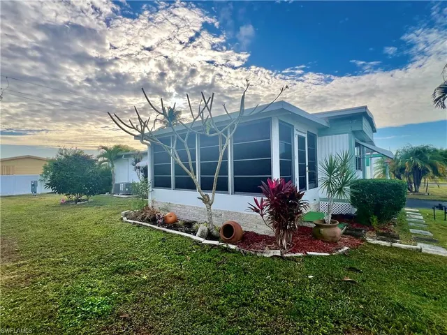 $1,600 | 112 Cape Sable Drive, Naples, FL 34104