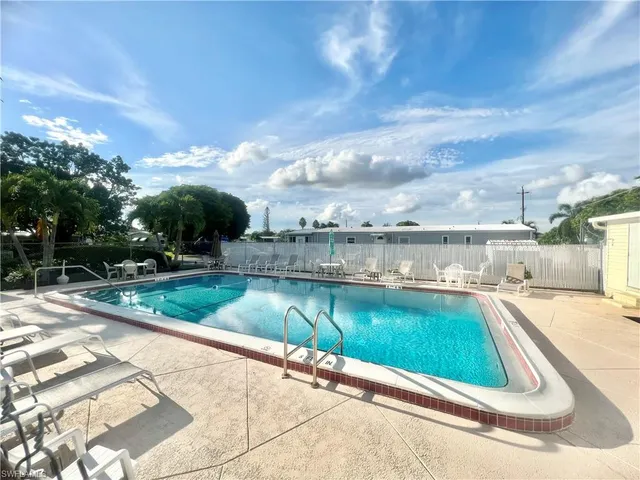 $1,600 | 112 Cape Sable Drive, Naples, FL 34104