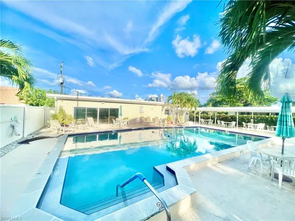 $1,600 | 112 Cape Sable Drive, Naples, FL 34104