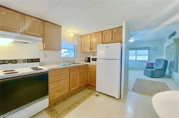 $1,600 | 112 Cape Sable Drive, Naples, FL 34104