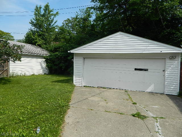 4115 Greenvale Road South Euclid, OH 44121 - Photo 2 of 8