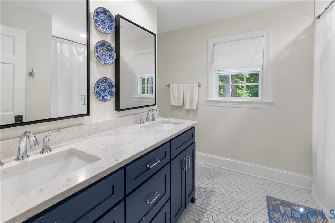 13522 Kingsmill Road Midlothian, VA 23113 - Photo 35 of 47