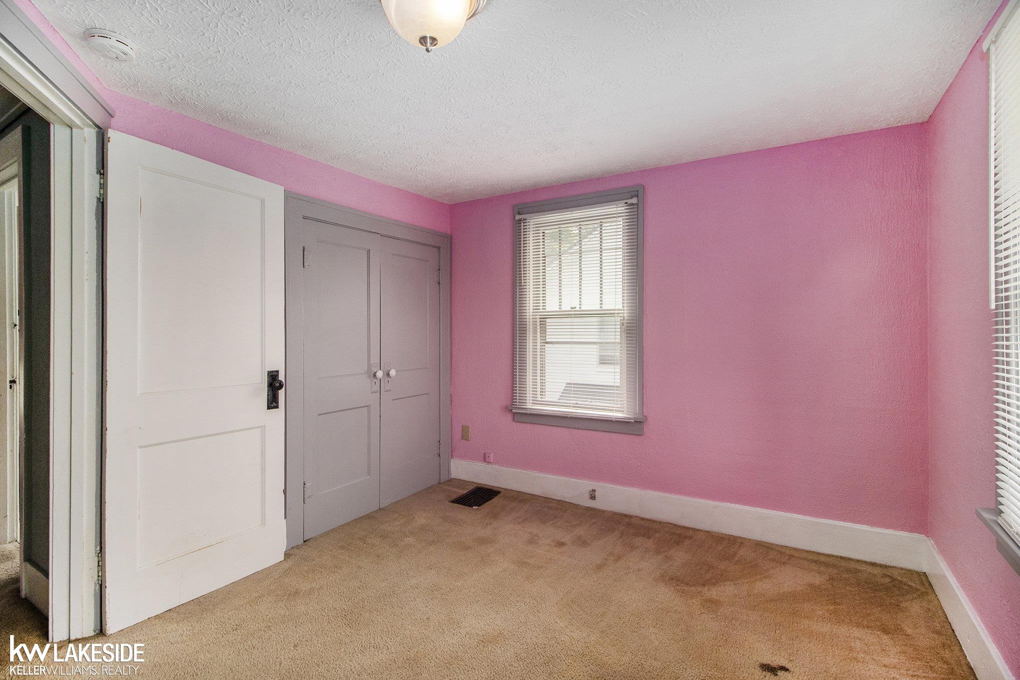 73 Chippewa Road Pontiac, MI 48341 - Photo 20 of 26 50122052-19.JPG