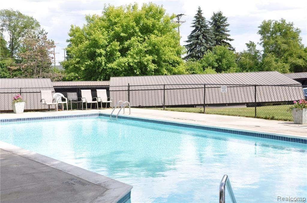30052 West Twelve Mile Road, Unit 71 Farmington, MI 48334 - Photo 7 of 9
