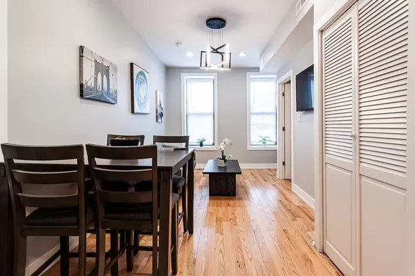 $3,550 | 1624 West Beach Avenue, Unit 1F, Chicago, IL 60622