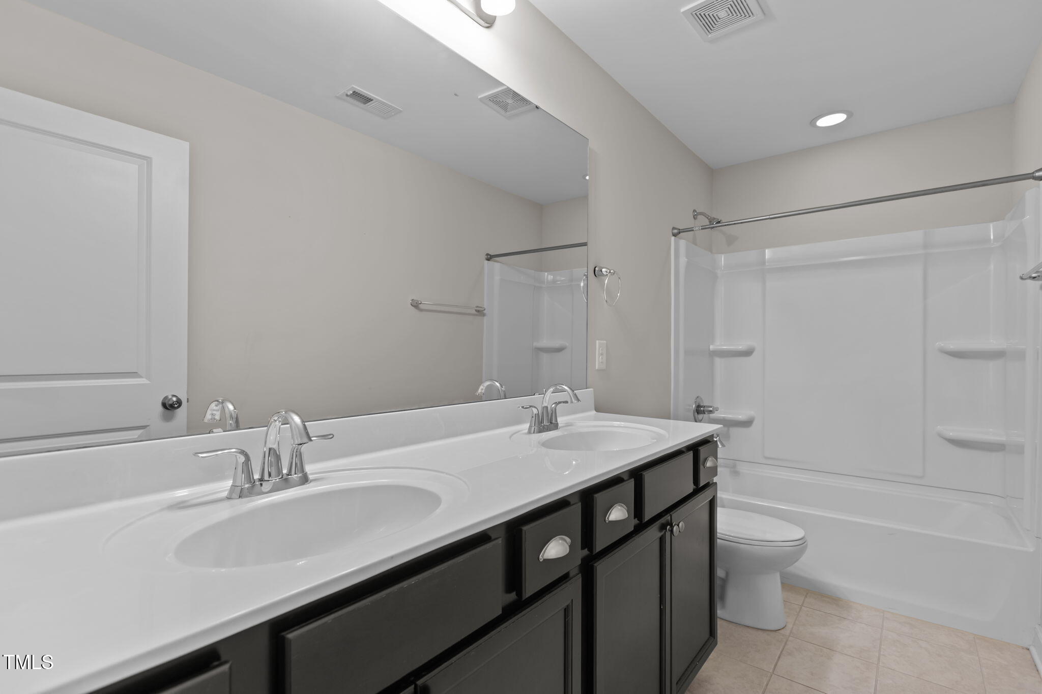 3609 Neuse Estates Drive Raleigh, NC 27604 - Photo 18 of 25 28-web-or-mls-2N6A2411