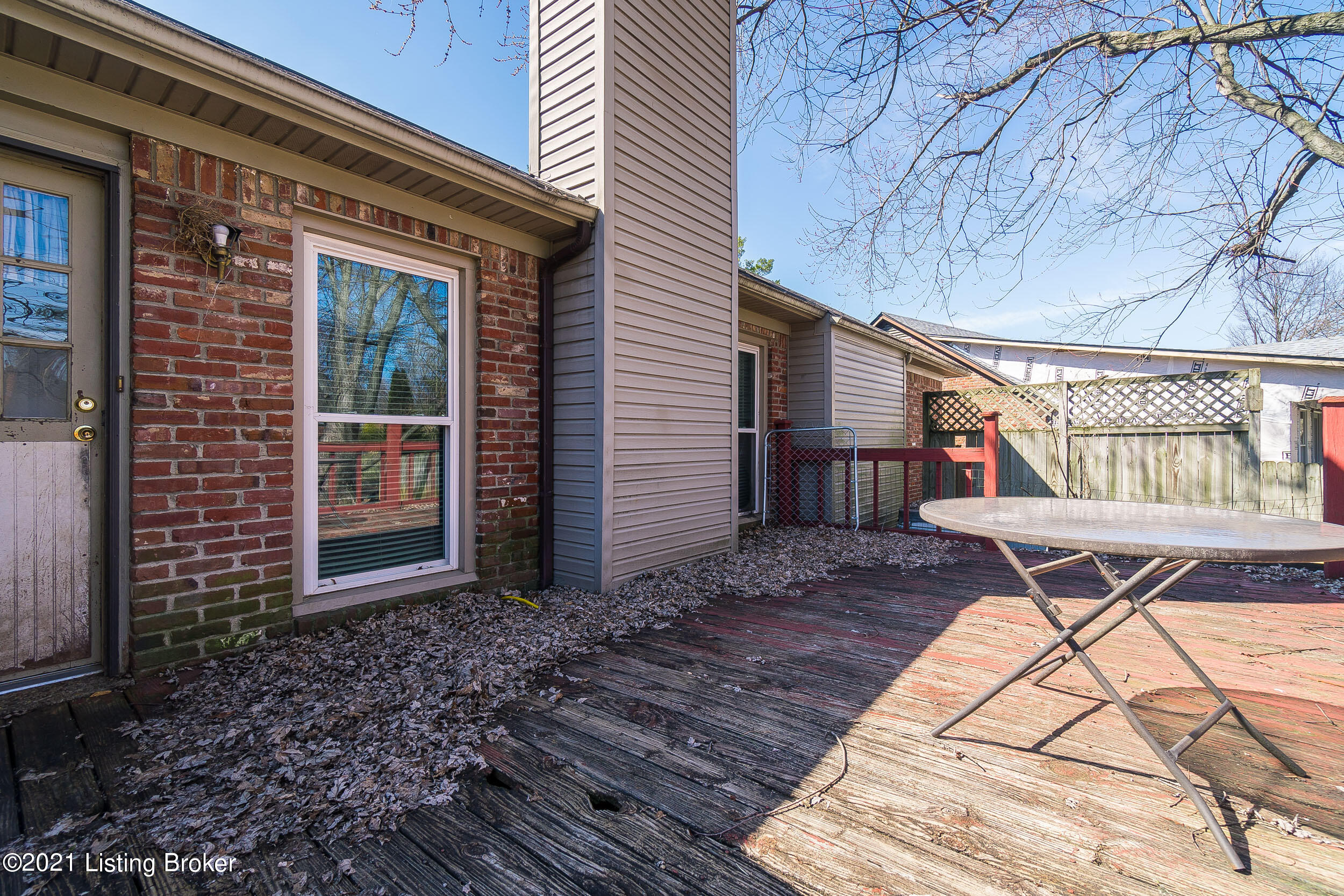 907 Moser Road Louisville, KY 40223 - Photo 11 of 59 907 Moser Rd-11
