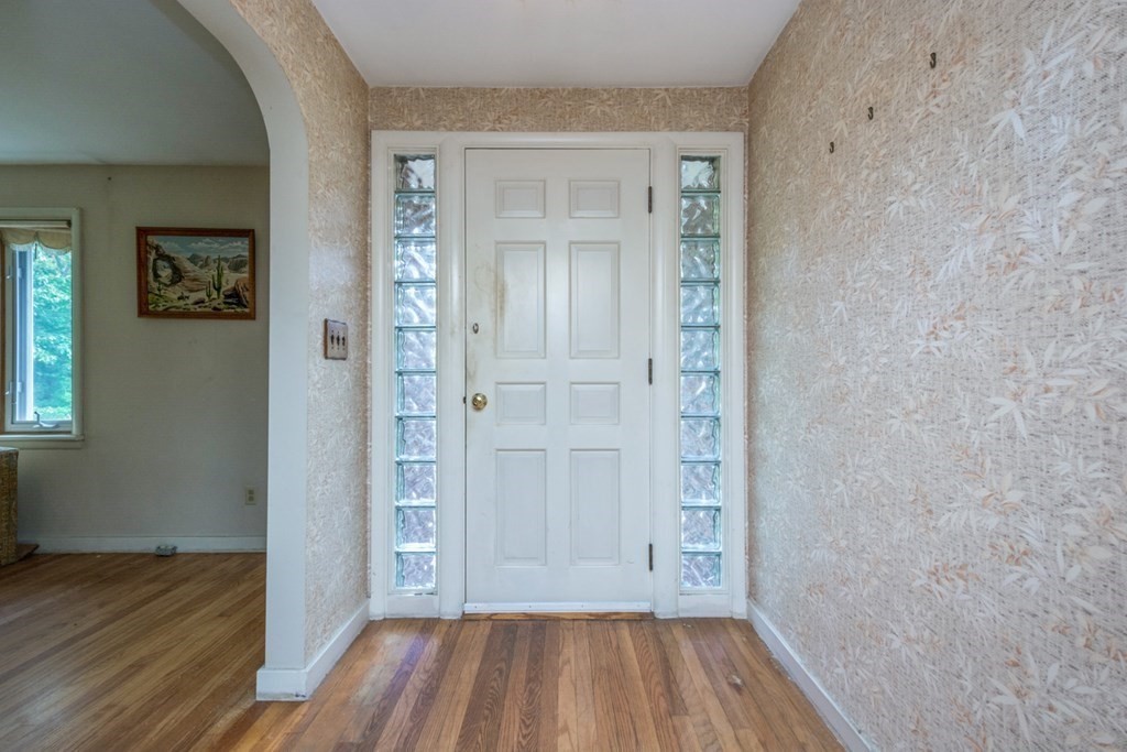 104 Sears Road Southborough, MA 01772 - Photo 7 of 42 Gallery Image 7