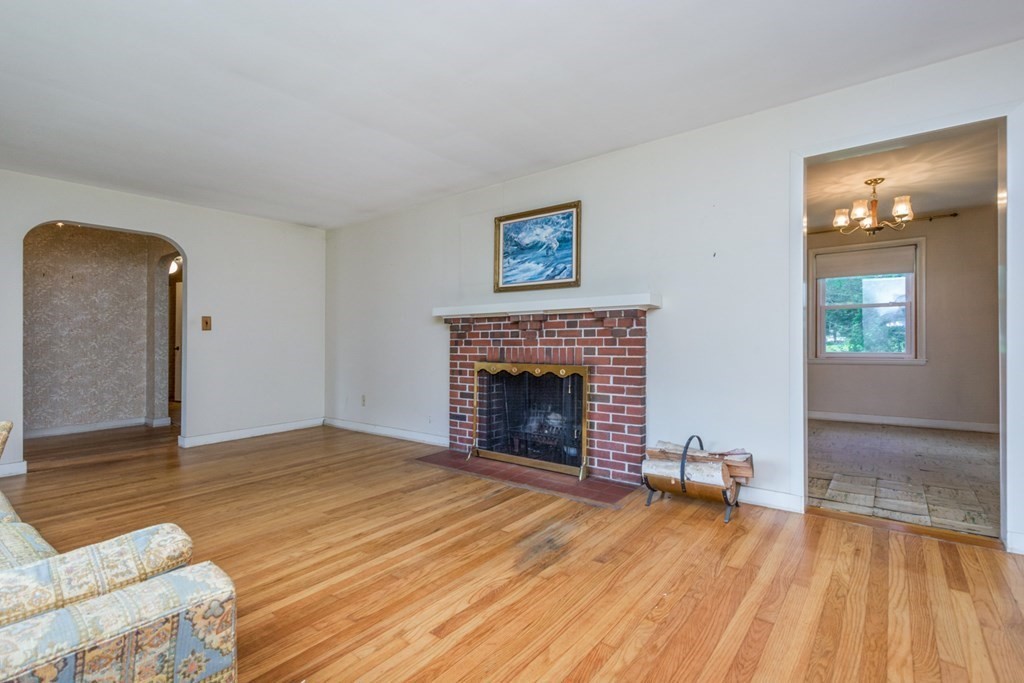 104 Sears Road Southborough, MA 01772 - Photo 9 of 42 Gallery Image 9