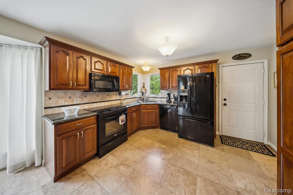 56764 Jewell Road Utica, MI 48315 - Photo 12 of 60