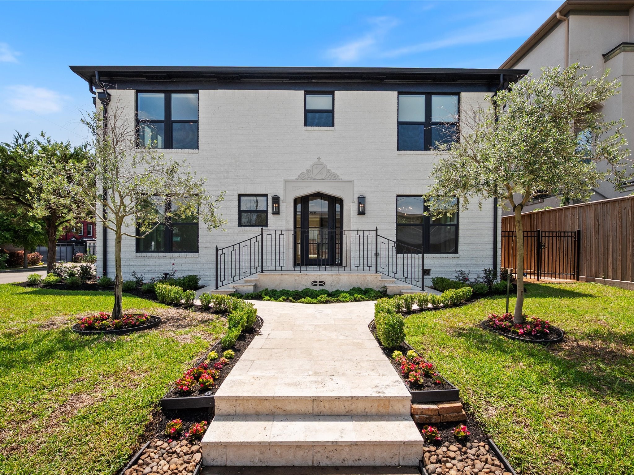 1601 Bonnie Brae Street Houston, TX 77006 - Photo 1 of 39 a front view of a house with a yard