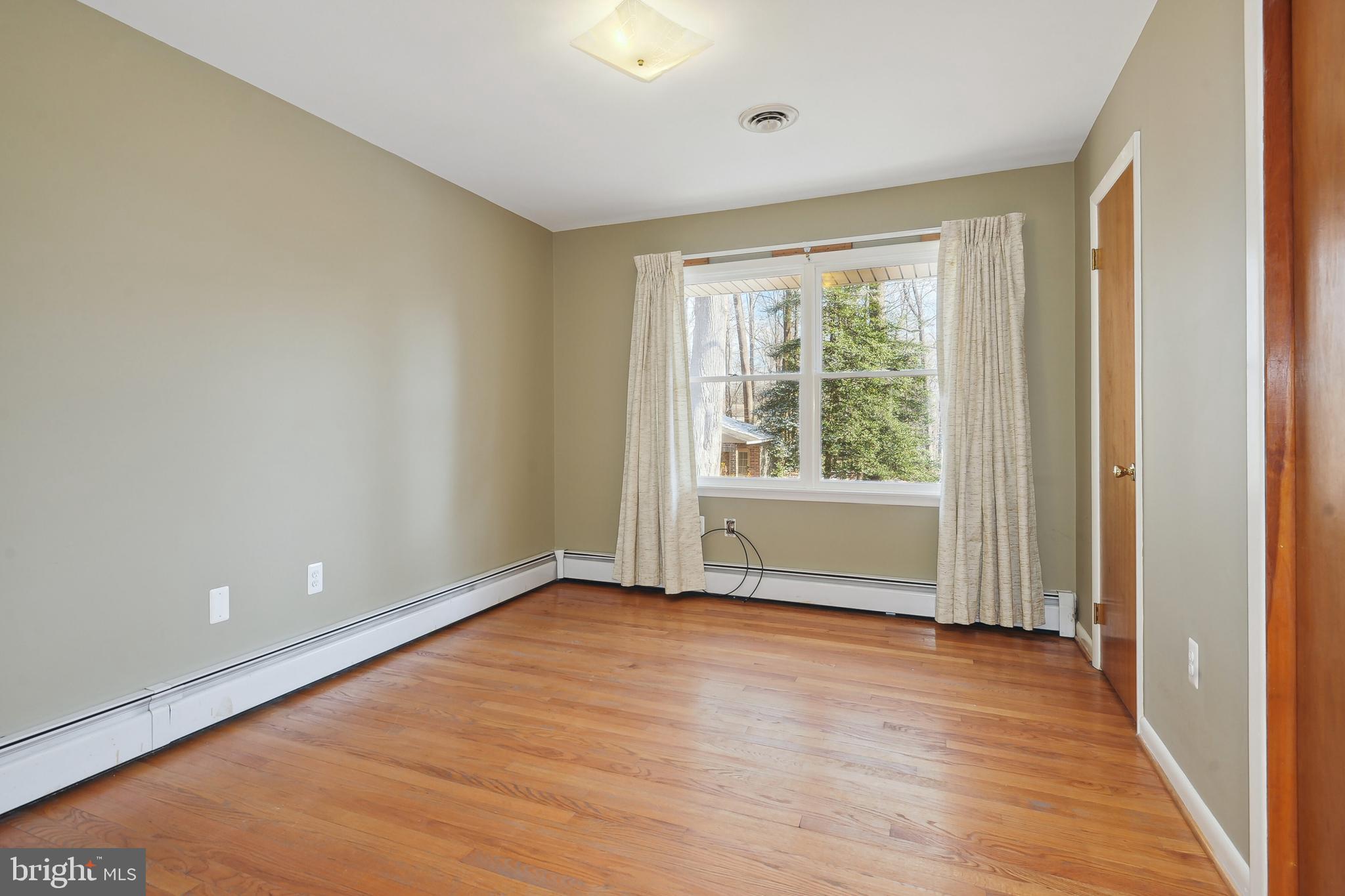 10624 Marbury Road Oakton, VA 22124 - Photo 17 of 24