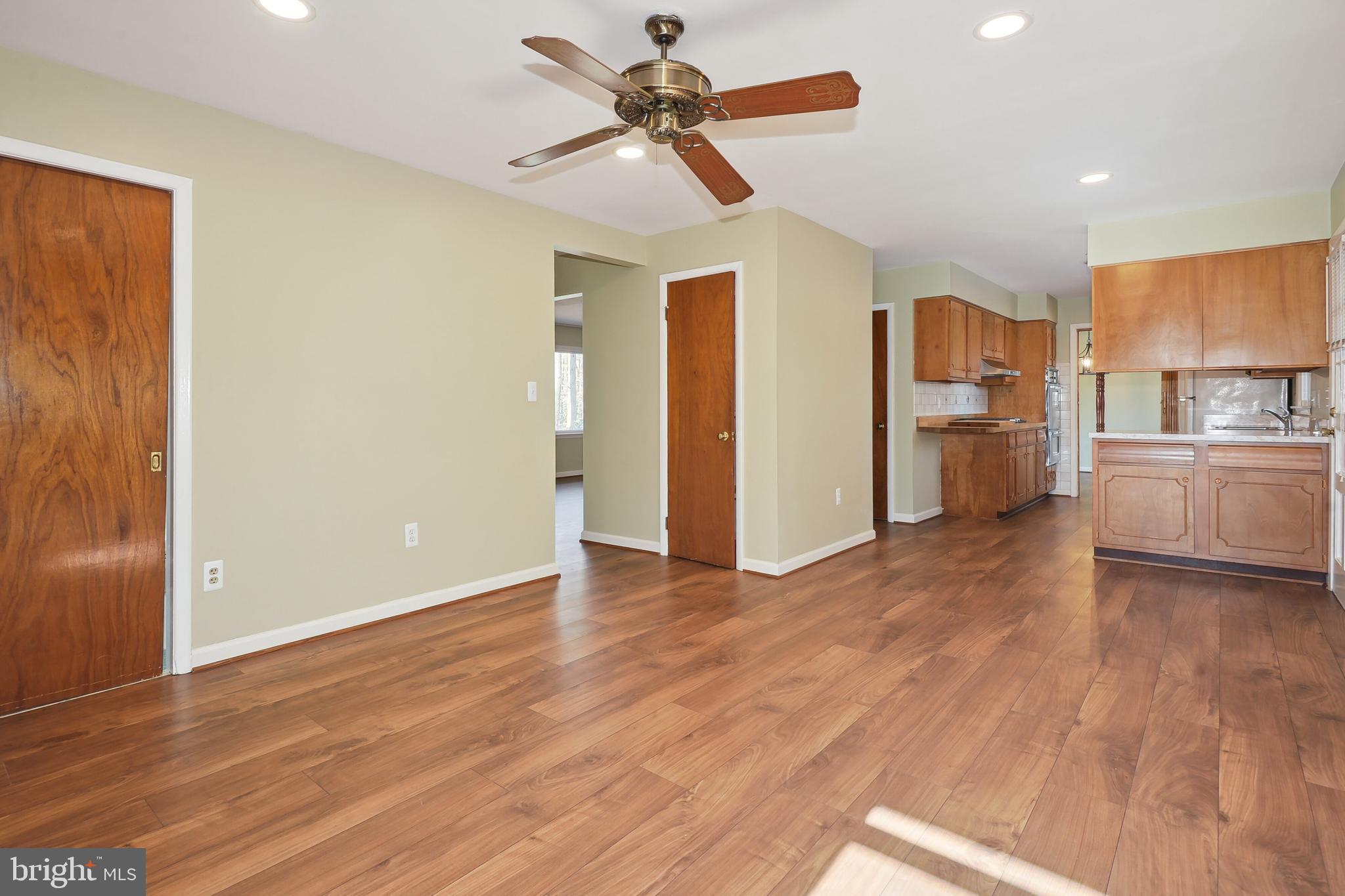 10624 Marbury Road Oakton, VA 22124 - Photo 7 of 24