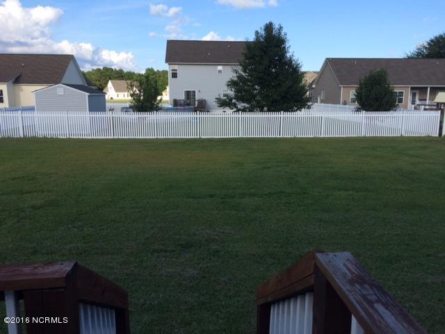 206 Echo Ridge Road Swansboro, NC 28584 - Photo 4 of 29 Back yard