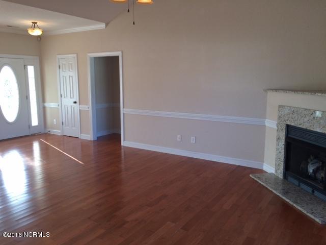 206 Echo Ridge Road Swansboro, NC 28584 - Photo 10 of 29 Living Room