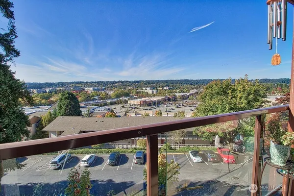 $2,325 | 8980 Woodinville - Redmond Road Northeast, Unit 302, Redmond, WA 98052