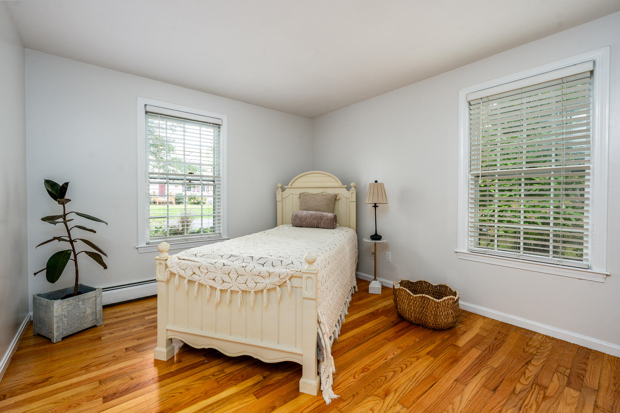 99 Old Post Road Centerville, MA 02632 - Photo 13 of 31 2ndbedroom1