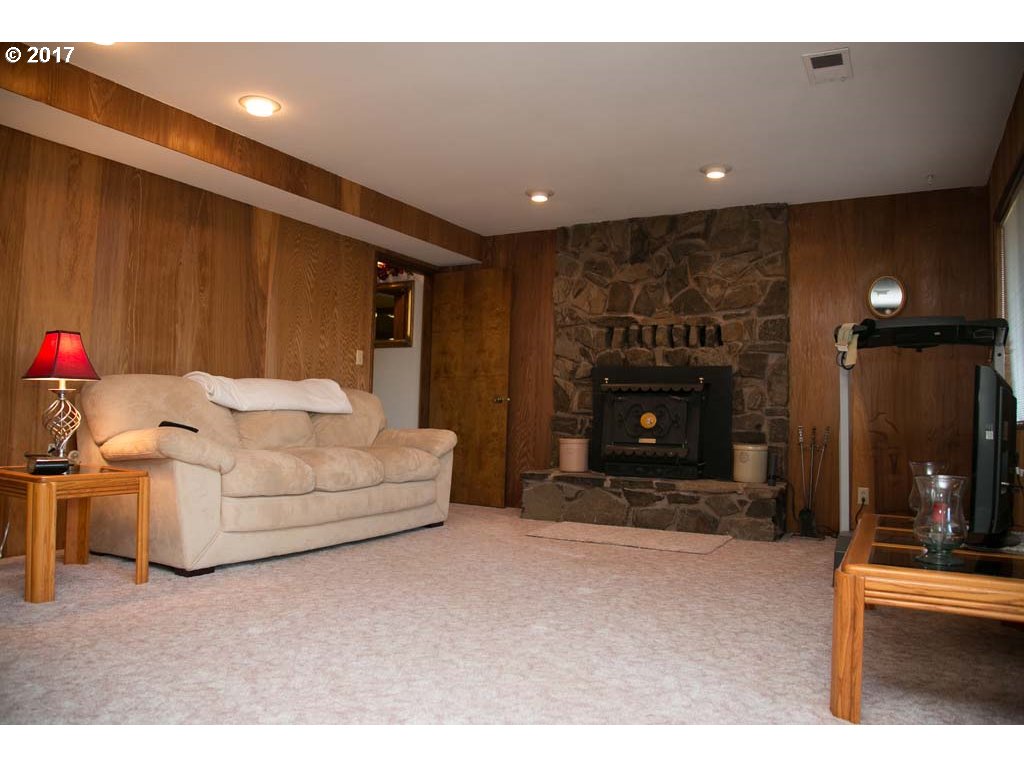 81604 Fairgrounds Road Tygh Valley, OR 97063 - Photo 15 of 32 Gallery Image 15
