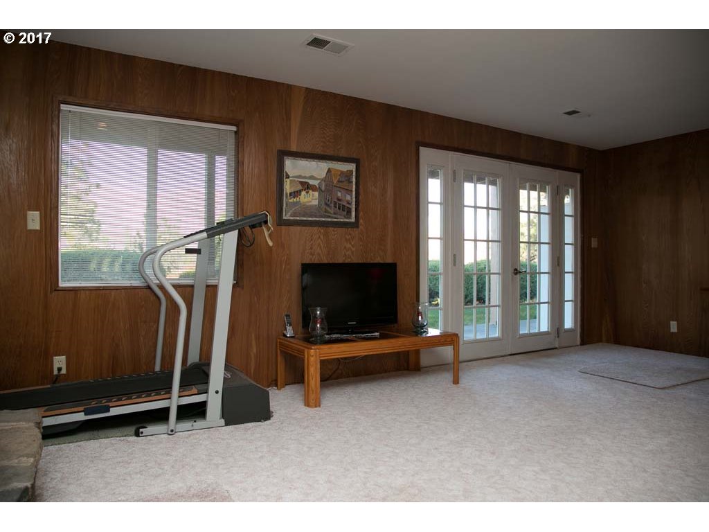 81604 Fairgrounds Road Tygh Valley, OR 97063 - Photo 16 of 32 Gallery Image 16