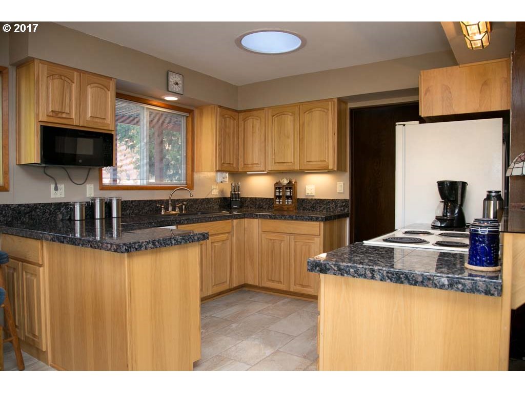 81604 Fairgrounds Road Tygh Valley, OR 97063 - Photo 3 of 32 Gallery Image 3