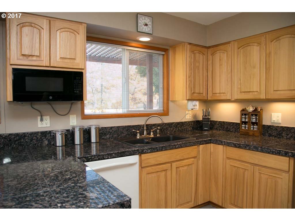 81604 Fairgrounds Road Tygh Valley, OR 97063 - Photo 4 of 32 Gallery Image 4