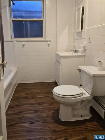 $2,100 | 54 Stuyvesant Avenue, Unit 2, Lyndhurst, NJ 07071