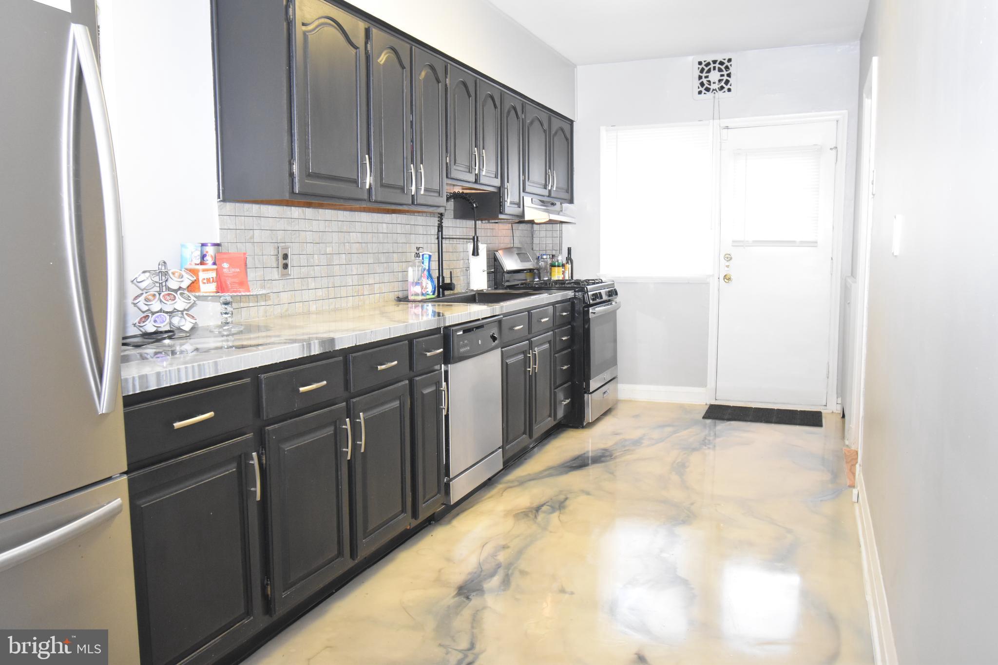 1524 Sheffield Road Baltimore, MD 21218 - Photo 6 of 25