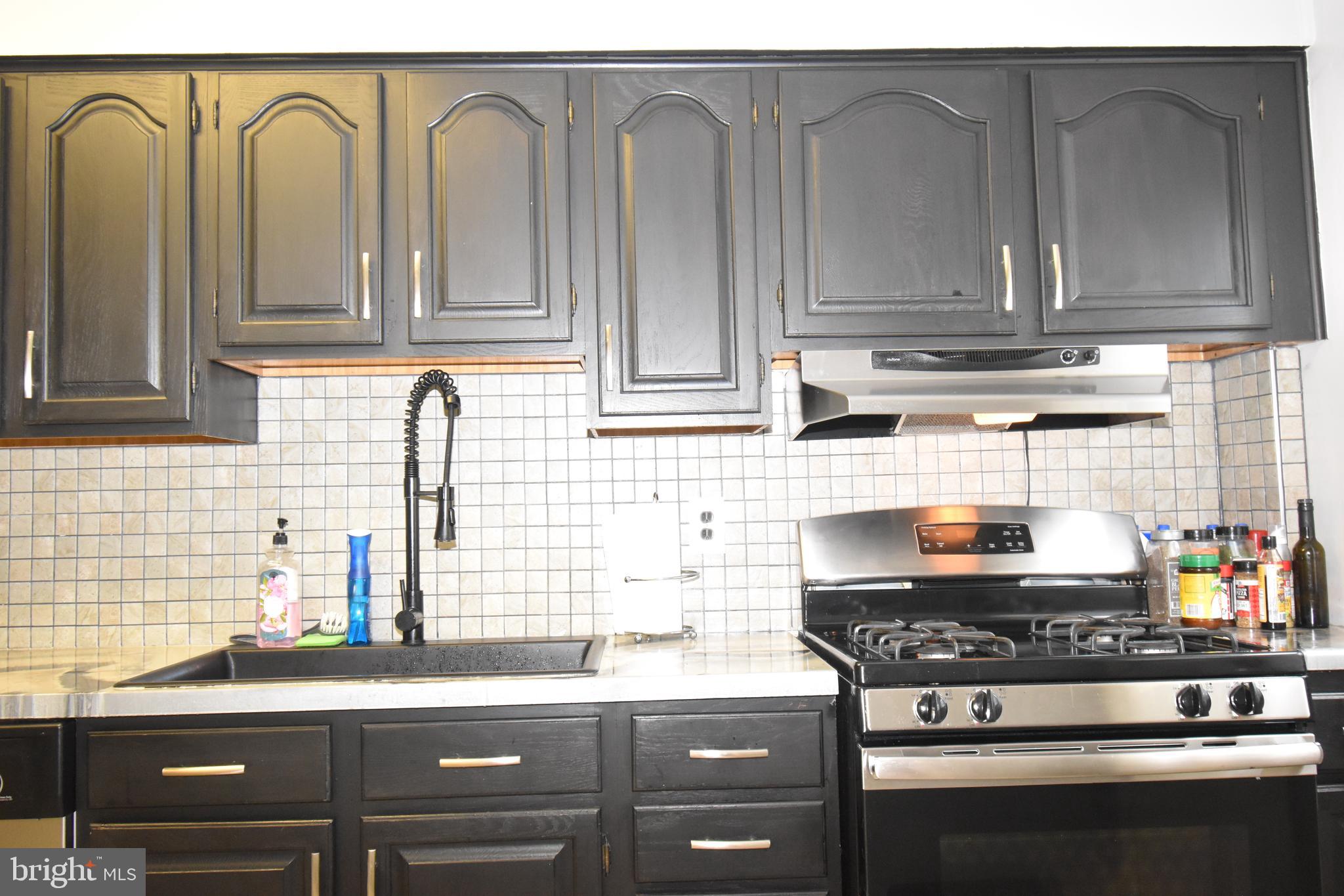 1524 Sheffield Road Baltimore, MD 21218 - Photo 9 of 25