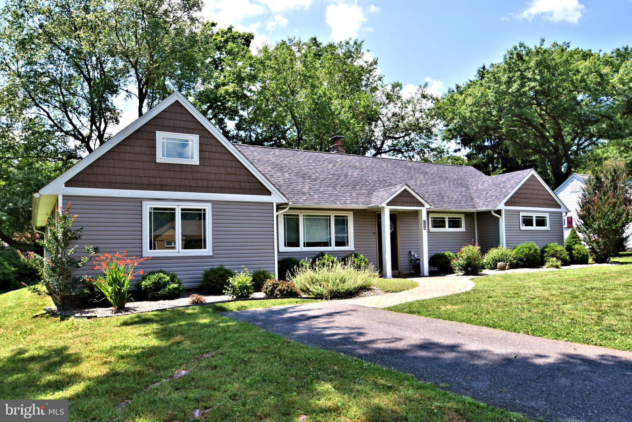 724 Elizabeth Road Jenkintown, PA 19046 - Photo 1 of 46