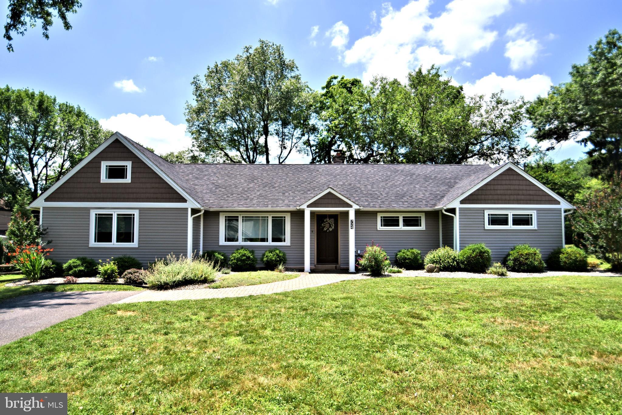 724 Elizabeth Road Jenkintown, PA 19046 - Photo 2 of 46