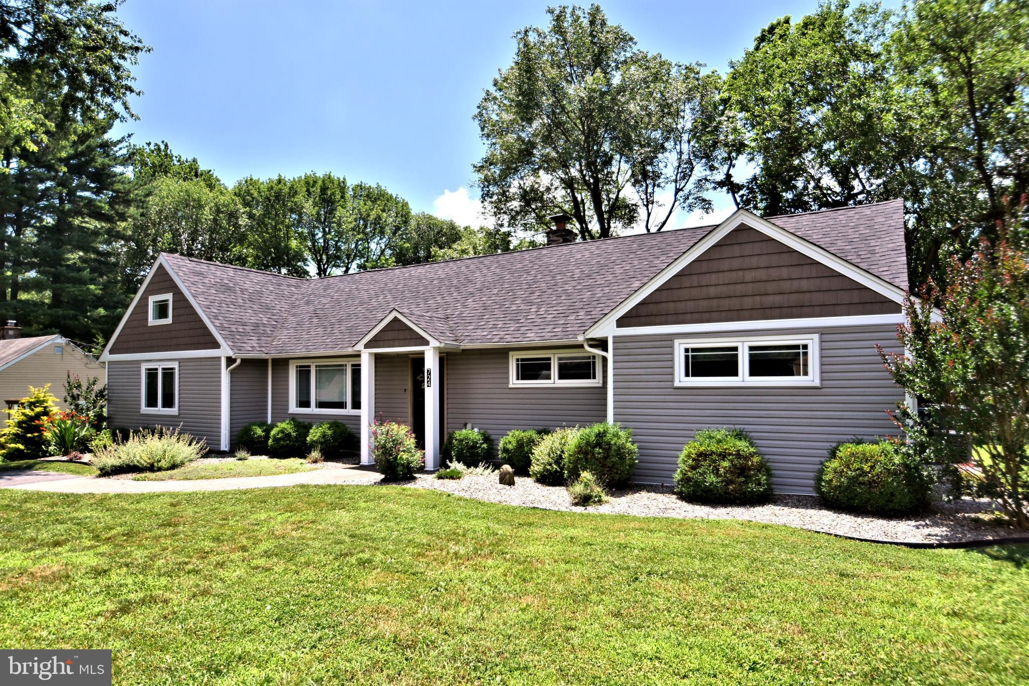 724 Elizabeth Road Jenkintown, PA 19046 - Photo 3 of 46