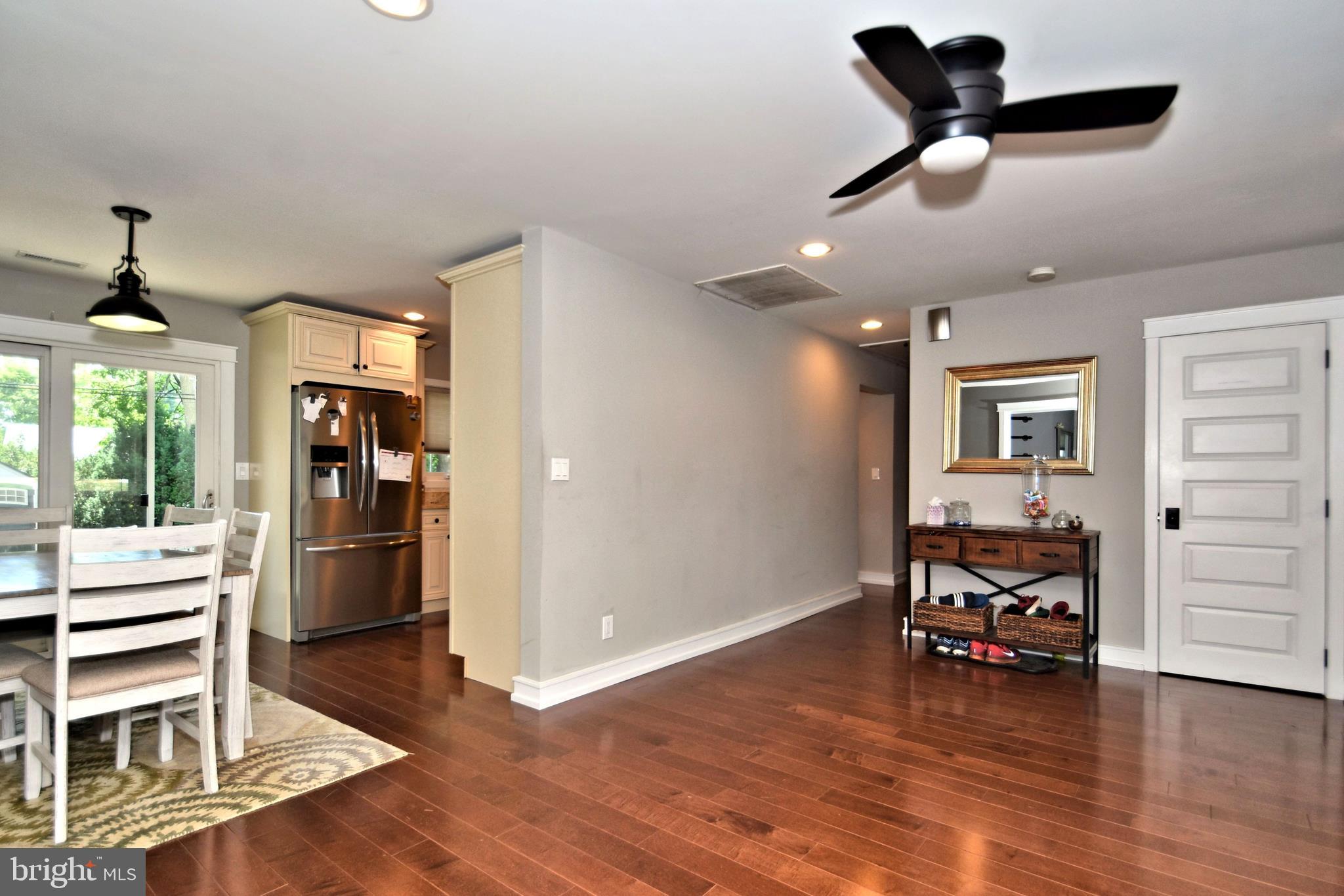 724 Elizabeth Road Jenkintown, PA 19046 - Photo 4 of 46
