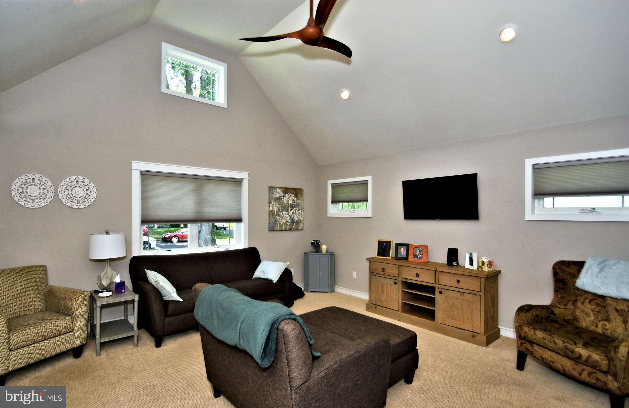 724 Elizabeth Road Jenkintown, PA 19046 - Photo 8 of 46